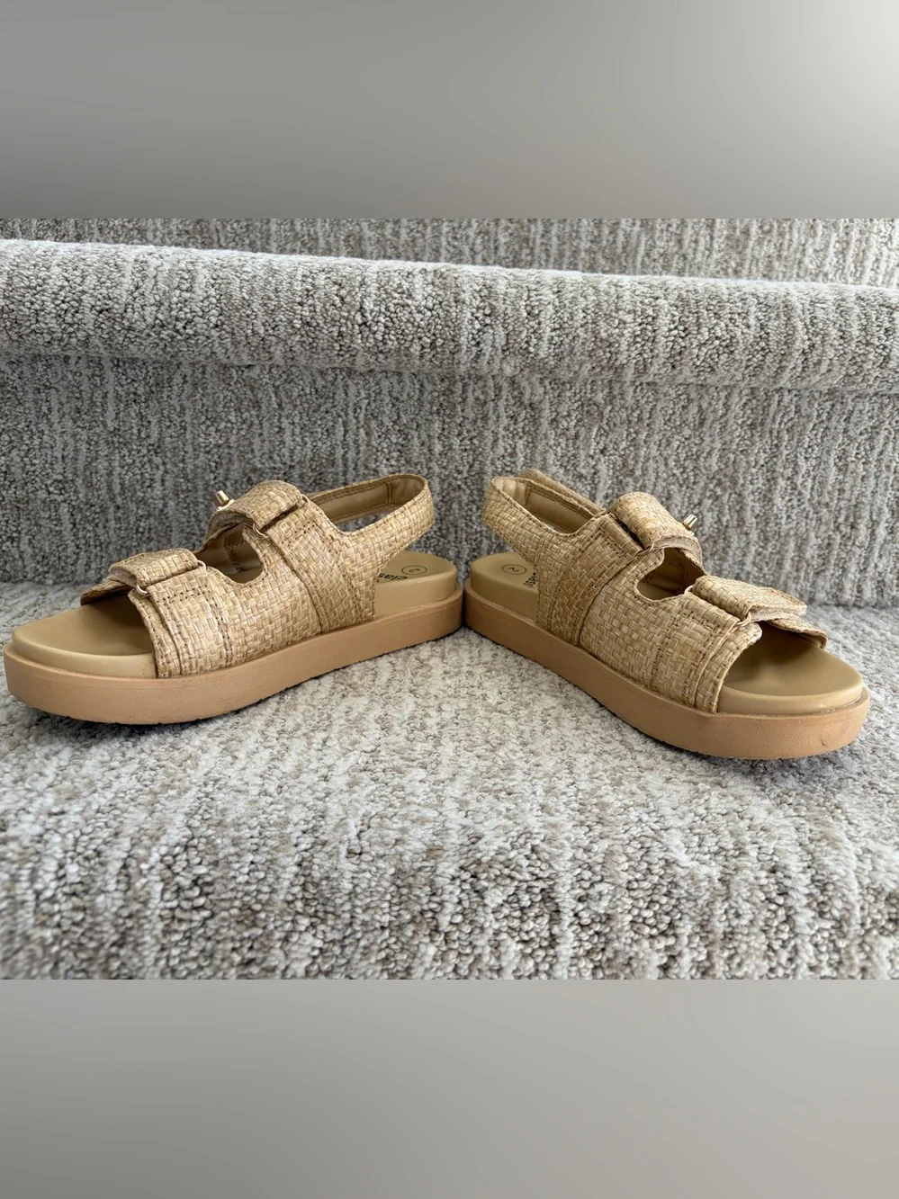 A New Day Girl’s Verity Platform gold Hardware Sandals. Size 2.